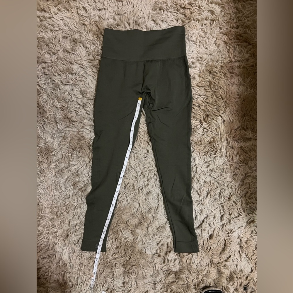 Setactive leggings in Matcha. size S/M